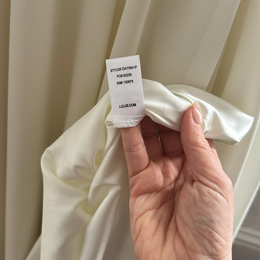 NWT Lulu's Cream Maxi Dress with V-Neck and Spaghetti Straps - Picture 5 of 5